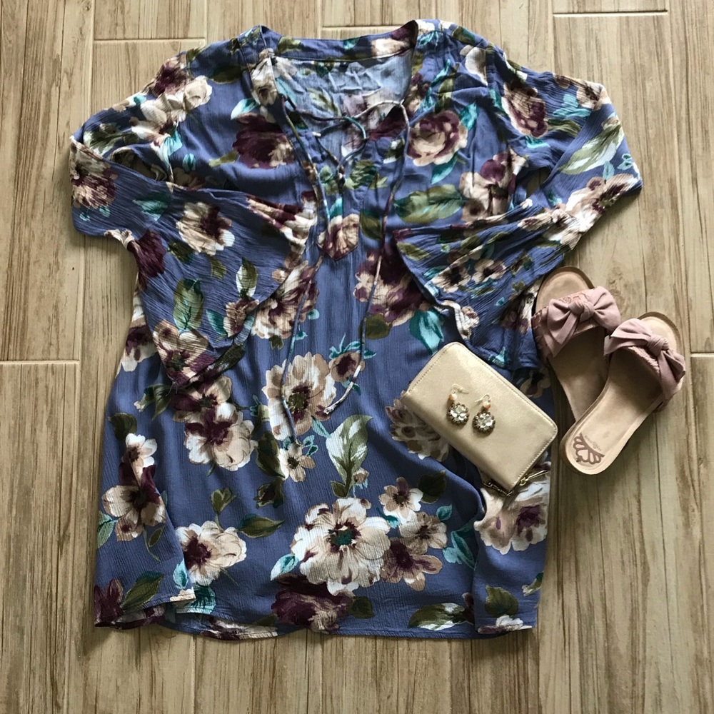 Lilac floral-print lace-up bell-sleeved dress NWOT